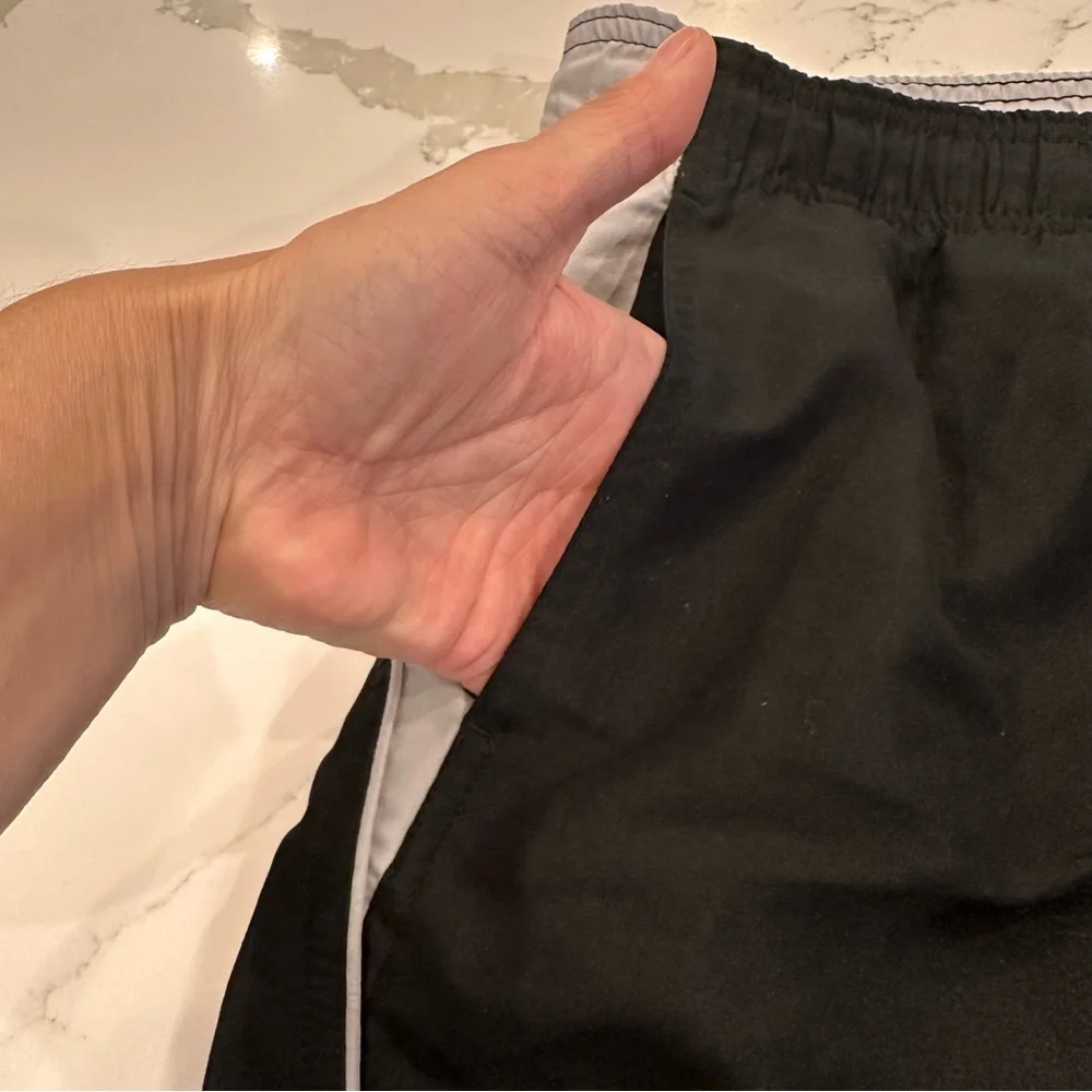 Nike Men’s Gray Black Athletic Sports Swim Trunks Lined Shorts Beach Logo XL